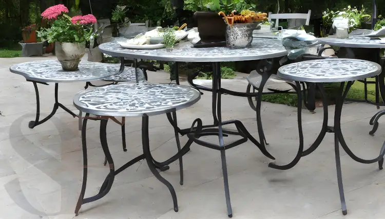 Buyers Guide Cast Aluminum Tables for Your Patio - 01